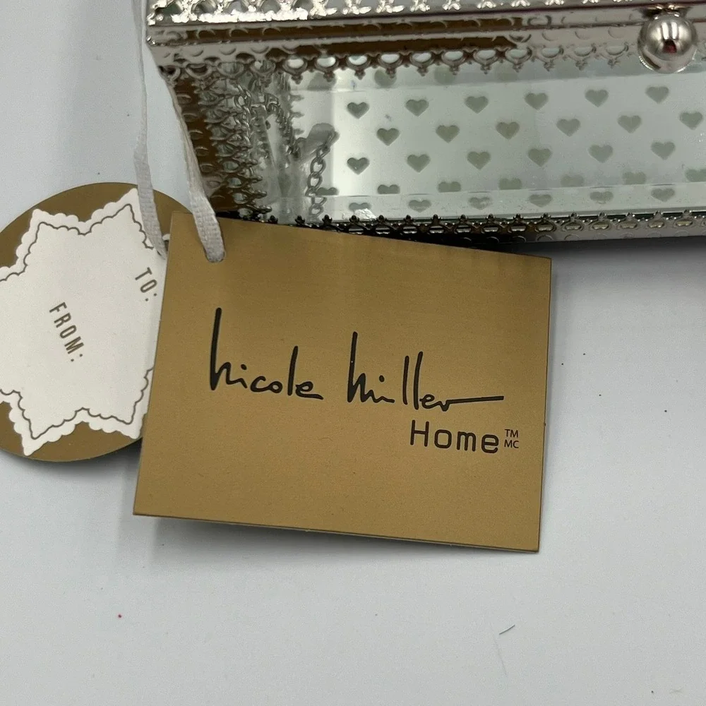 Nicole Miller Jewelry Box Unisex OS Silver Brand New Heart Etched Glass Mirror